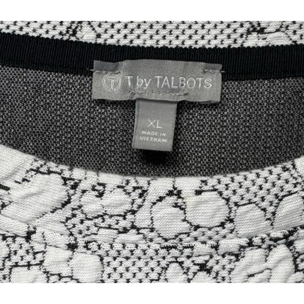 T by Talbots XL Jacquard Crewneck Pullover White Black Cherry Blossom Sweatshirt - Picture 3 of 9